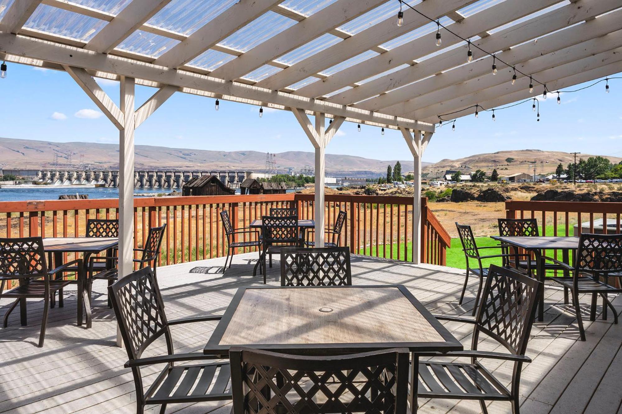 Columbia River Hotel, Ascend Hotel Collection The Dalles Exterior foto