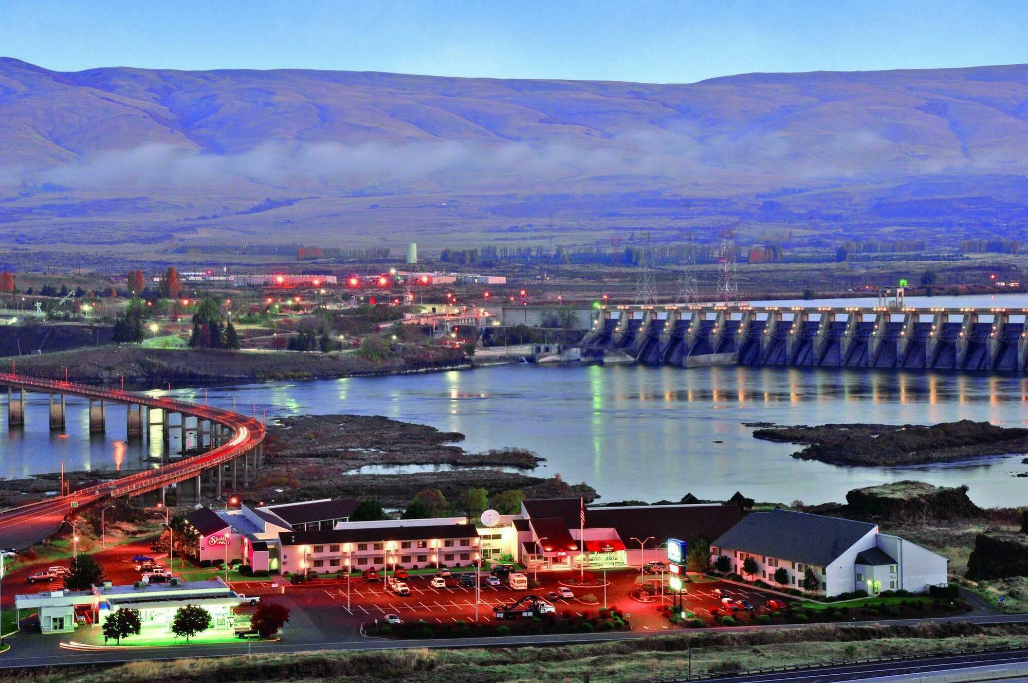 Columbia River Hotel, Ascend Hotel Collection The Dalles Exterior foto